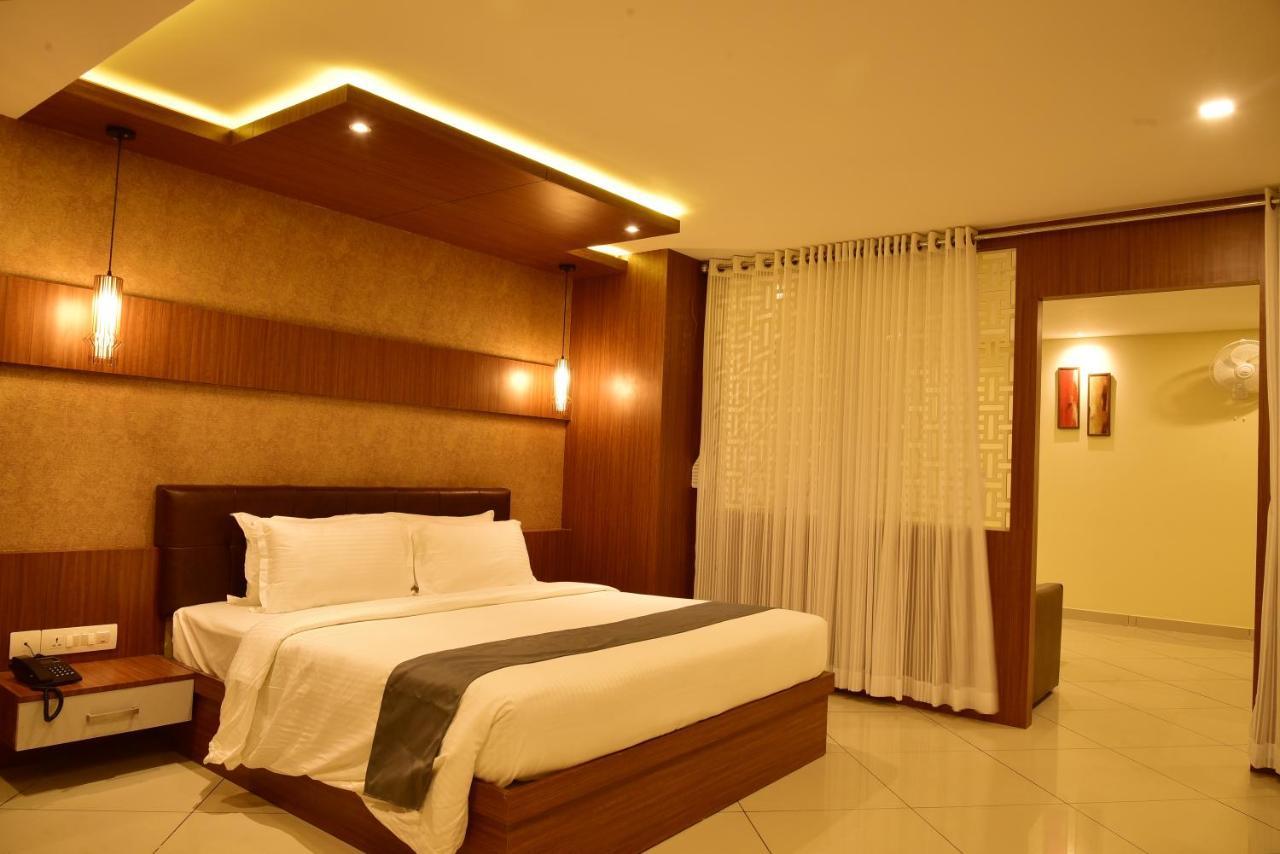 White Suite Hotel Kozsíkóde Kültér fotó