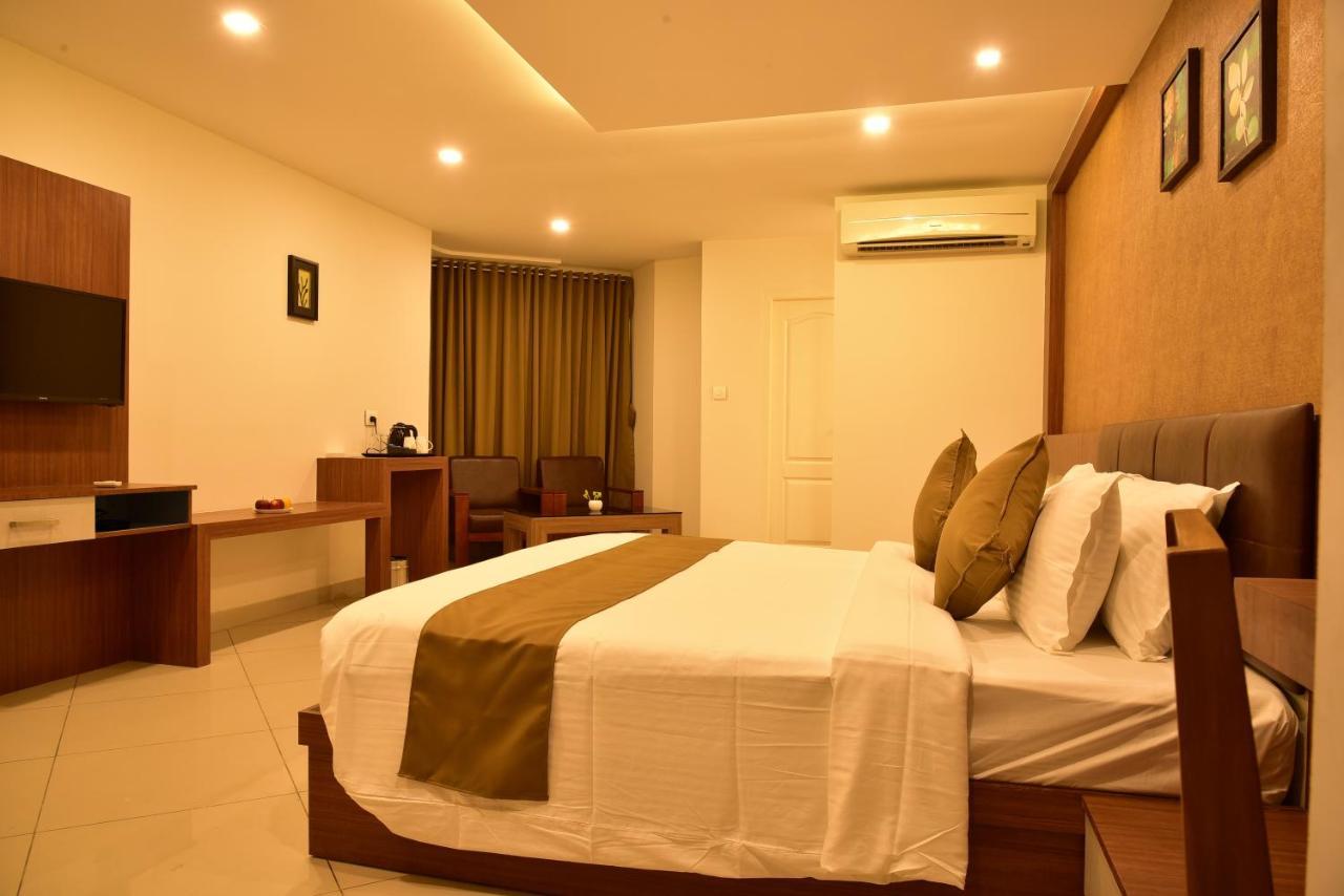 White Suite Hotel Kozsíkóde Kültér fotó
